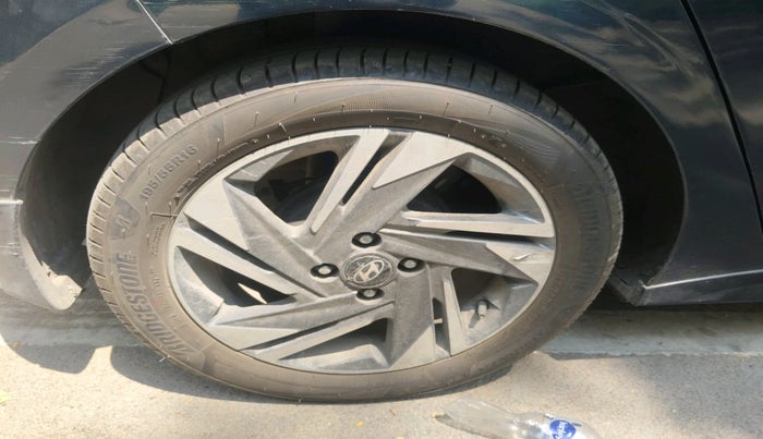 2022 Hyundai NEW I20 ASTA 1.2 MT, Petrol, Manual, 72,040 km, tyre