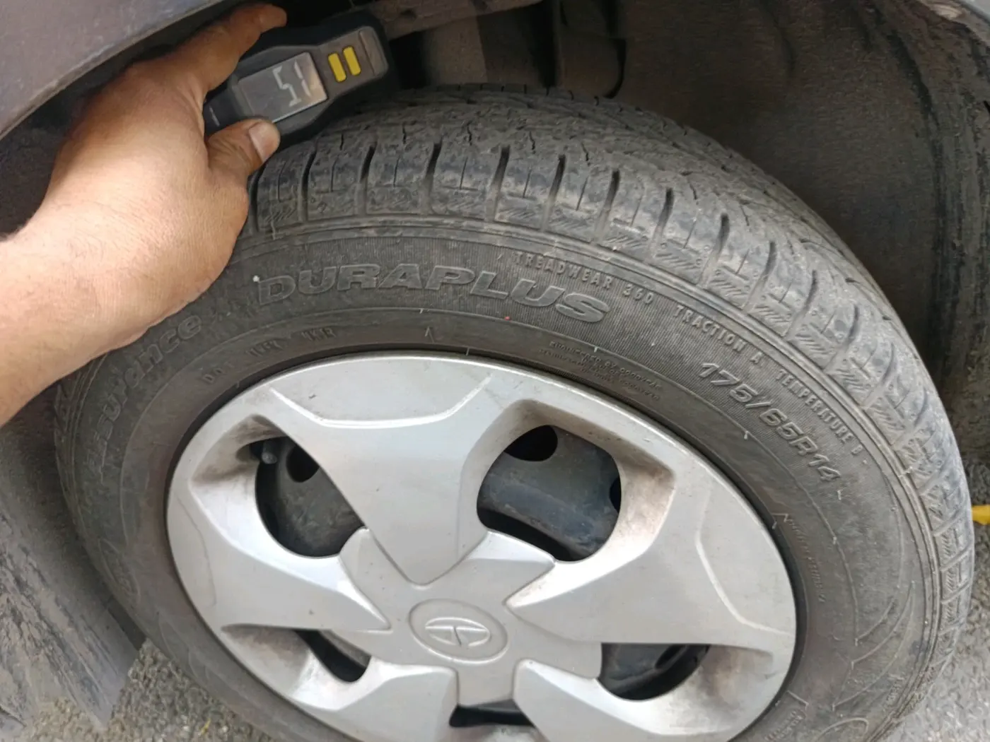 2022 Tata TIGOR XZ CNG, CNG, Manual, 72,349 km, tyre