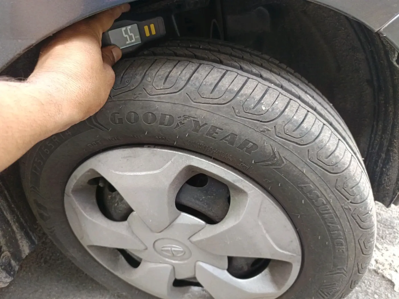 2022 Tata TIGOR XZ CNG, CNG, Manual, 72,349 km, tyre