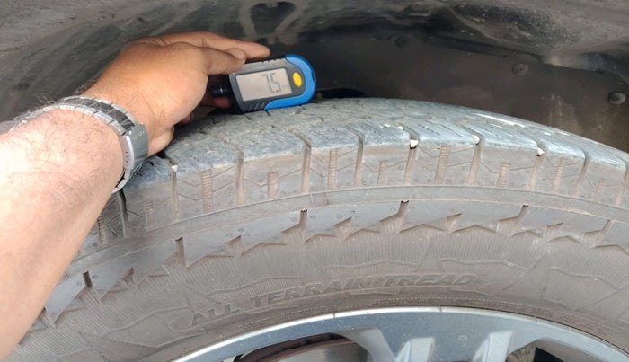 2023 Mahindra Thar LX PETROL HT 4WD AT, Petrol, Automatic, 17,621 km, tyre