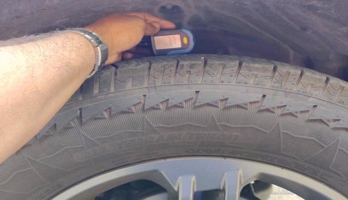 2023 Mahindra Thar LX PETROL HT 4WD AT, Petrol, Automatic, 17,621 km, tyre