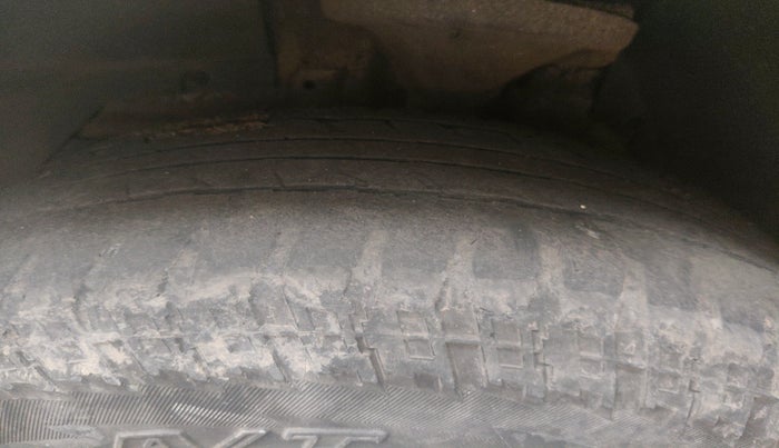 2015 Mahindra XUV500 W8, Diesel, Manual, 1,39,980 km, tyre