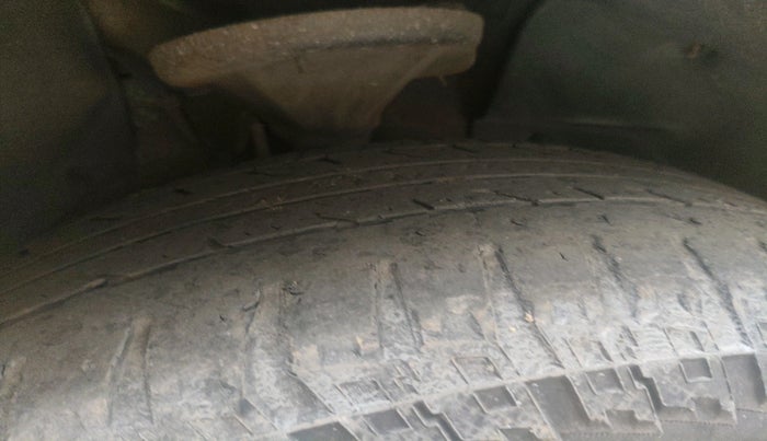 2015 Mahindra XUV500 W8, Diesel, Manual, 1,39,980 km, tyre