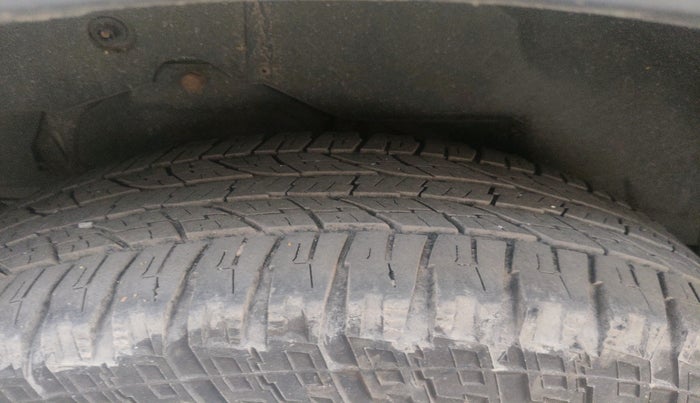 2015 Mahindra XUV500 W8, Diesel, Manual, 1,39,980 km, tyre