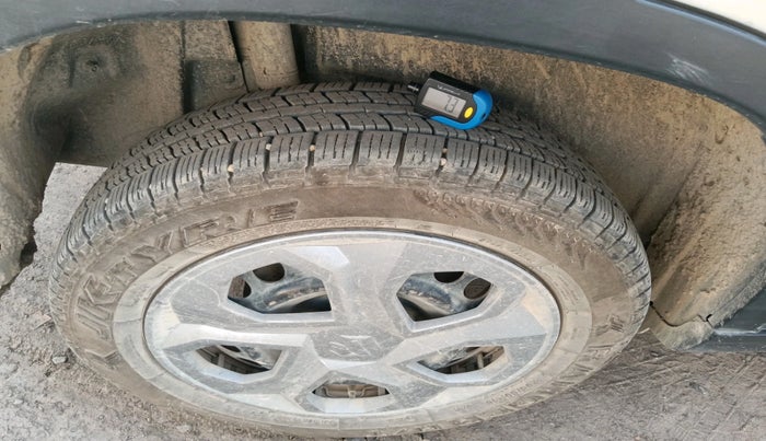 2021 Maruti Vitara Brezza VXI, CNG, Manual, 1,04,521 km, tyre