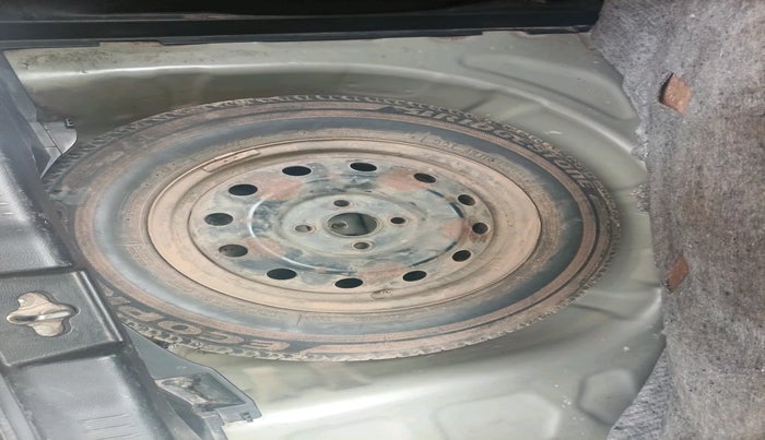 2018 Maruti Swift VXI AMT, Petrol, Automatic, 77,960 km, tyre