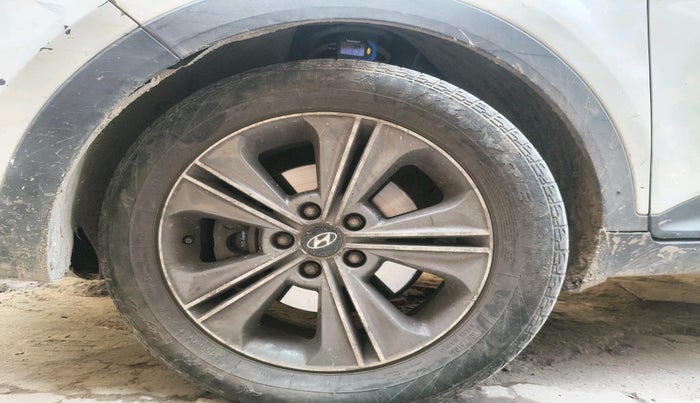 2017 Hyundai Creta SX PLUS AT 1.6 DIESEL, Diesel, Automatic, 1,75,127 km, tyre