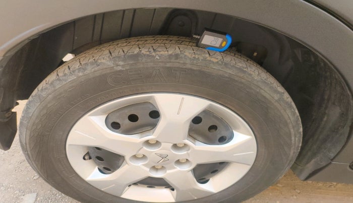 2025 Mahindra XUV 3XO MX2 1.5 Turbo Diesel, Diesel, Manual, 22,611 km, tyre