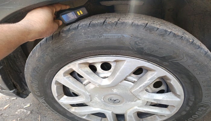 2016 Maruti Vitara Brezza LDI (O), Diesel, Manual, 98,983 km, tyre