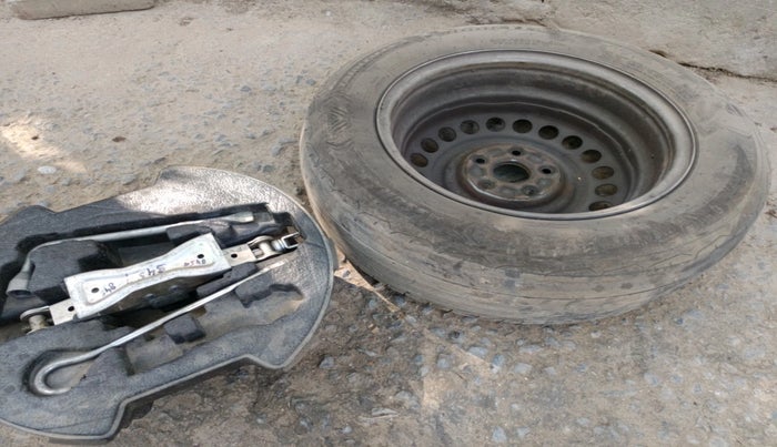 2016 Maruti Vitara Brezza LDI (O), Diesel, Manual, 98,983 km, tyre