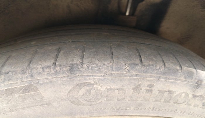 2015 Audi A4 35 TDI PREMIUM PLUS SUNROOF, Diesel, Automatic, 1,00,072 km, tyre