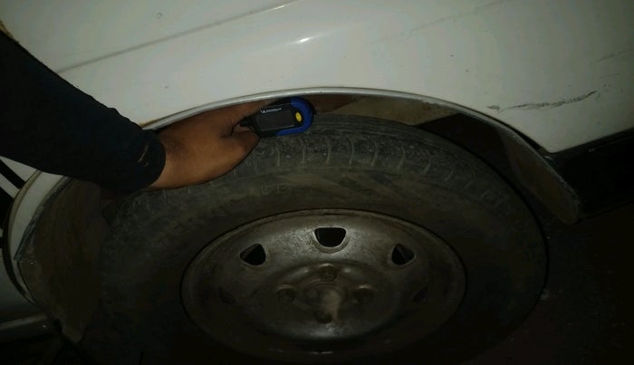 2017 Maruti Eeco 5 STR, CNG, Manual, 3,72,986 km, tyre