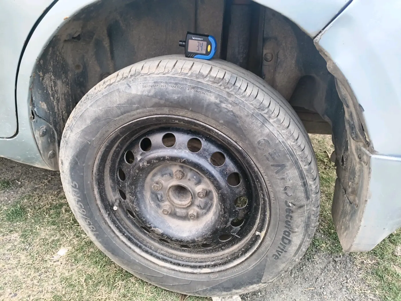 2012 Maruti Ertiga VDI, Diesel, Manual, 2,38,048 km, tyre