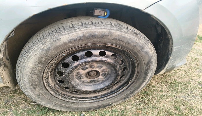 2012 Maruti Ertiga VDI, Diesel, Manual, 2,38,048 km, tyre