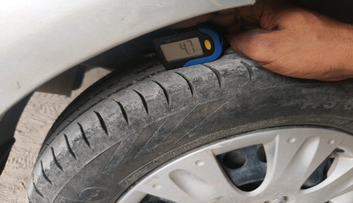 2015 Honda Amaze 1.2L I-VTEC S, Petrol, Manual, 1,02,145 km, tyre