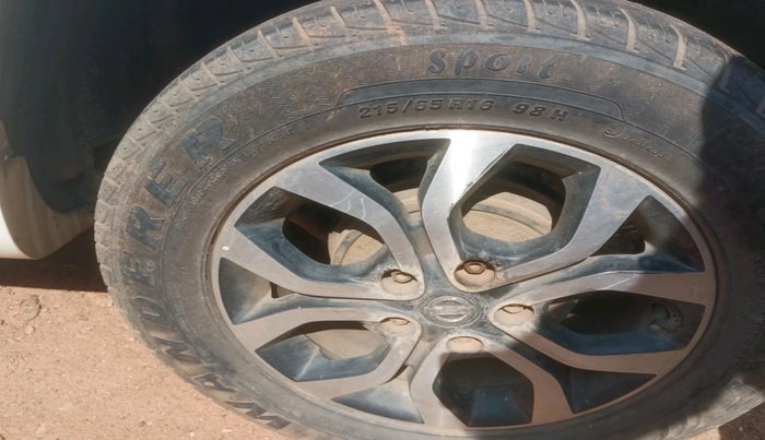 2013 Nissan Terrano XL D PLUS, Diesel, Manual, 1,11,294 km, tyre