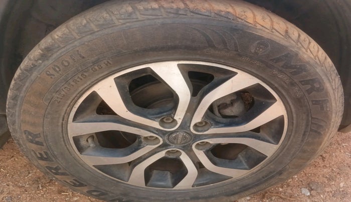 2013 Nissan Terrano XL D PLUS, Diesel, Manual, 1,11,294 km, tyre