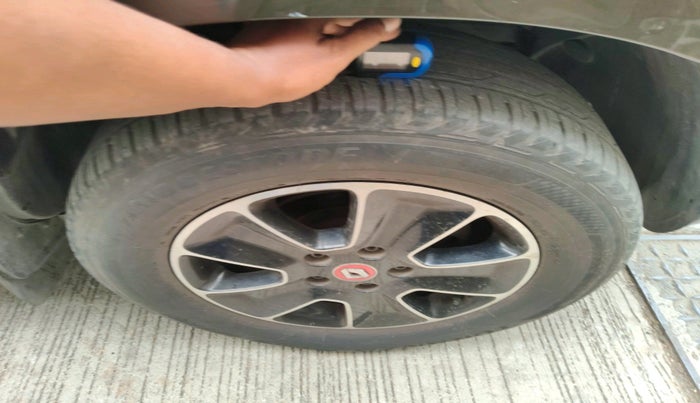 2018 Renault Duster RXS CVT, Petrol, Automatic, 84,928 km, tyre