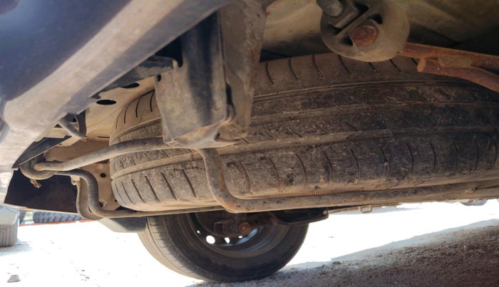 2013 Maruti Ertiga VDI, Diesel, Manual, 2,42,787 km, tyre