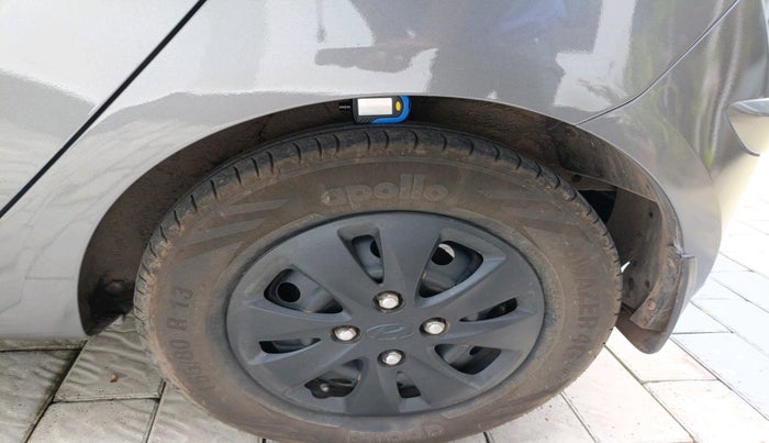 2011 Hyundai i10 SPORTZ 1.2, CNG, Manual, 1,20,001 km, tyre