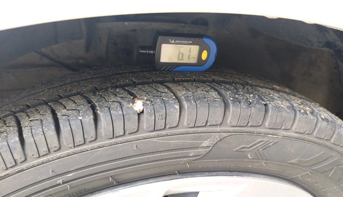 2021 Maruti Ertiga VXI CNG, CNG, Manual, 64,942 km, tyre