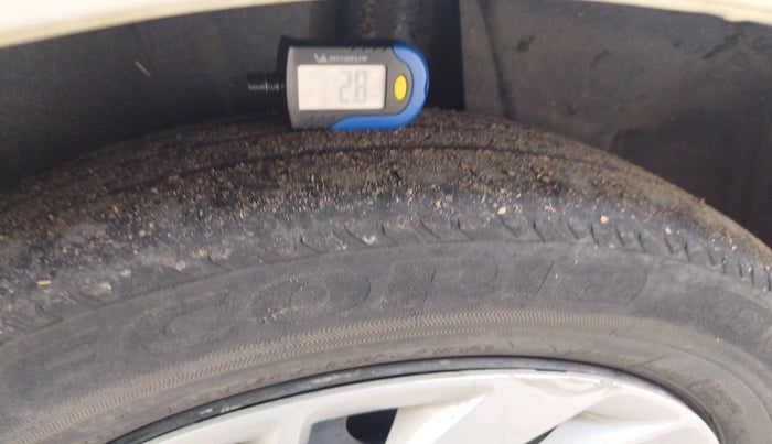 2021 Maruti Ertiga VXI CNG, CNG, Manual, 64,942 km, tyre