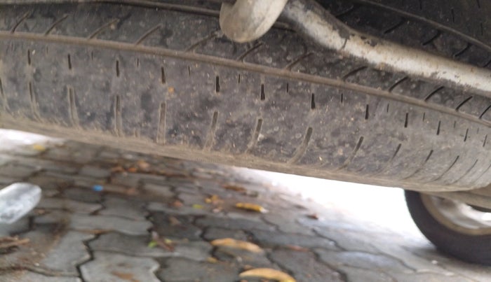 2021 Maruti Ertiga VXI CNG, CNG, Manual, 64,942 km, tyre