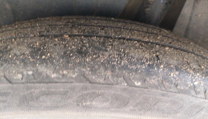 2021 Maruti Ertiga VXI CNG, CNG, Manual, 64,942 km, tyre