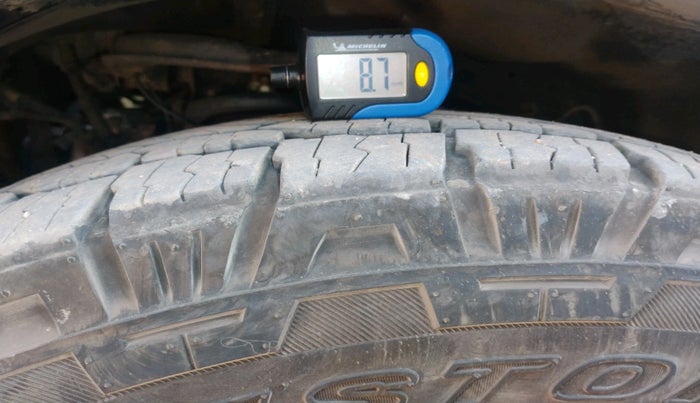 2016 Ford Endeavour TITANIUM 3.2 4X4 AT, Diesel, Automatic, 2,56,719 km, tyre