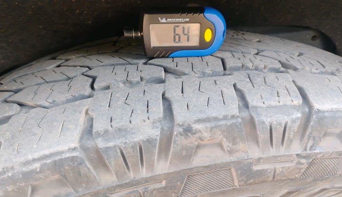 2016 Ford Endeavour TITANIUM 3.2 4X4 AT, Diesel, Automatic, 2,56,719 km, tyre