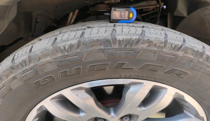 2016 Ford Endeavour TITANIUM 3.2 4X4 AT, Diesel, Automatic, 2,56,719 km, tyre