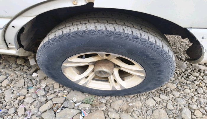 2007 Tata Safari 4X2 LX DICOR, Diesel, Manual, 2,40,615 km, tyre