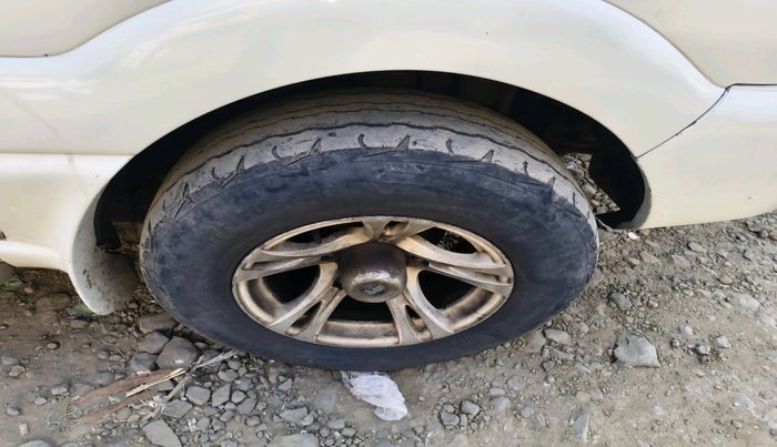 2007 Tata Safari 4X2 LX DICOR, Diesel, Manual, 2,40,615 km, tyre