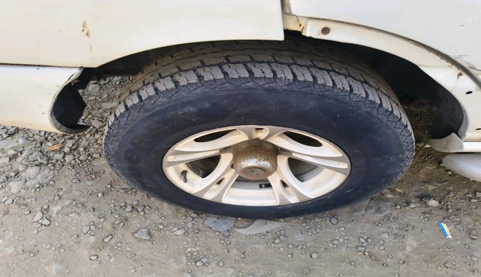 2007 Tata Safari 4X2 LX DICOR, Diesel, Manual, 2,40,615 km, tyre