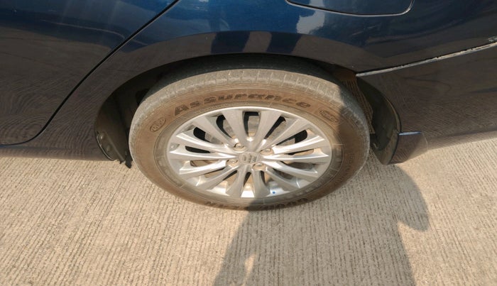 2022 Maruti Ciaz ZETA 1.5 SHVS MT PETROL, Petrol, Manual, 18,050 km, tyre