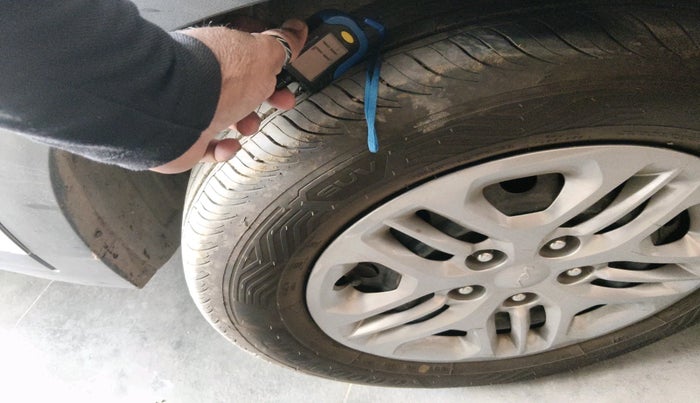 2023 KIA CARENS PRESTIGE 1.5 PETROL 7 STR, Petrol, Manual, 16,669 km, tyre