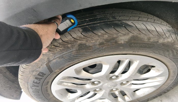 2023 KIA CARENS PRESTIGE 1.5 PETROL 7 STR, Petrol, Manual, 16,669 km, tyre