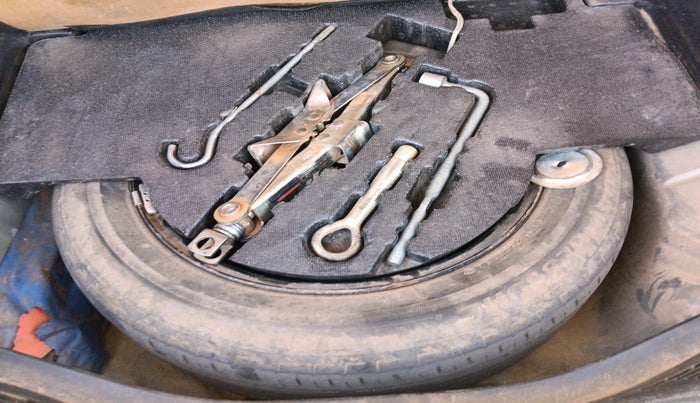 2017 Honda WR-V 1.5L I-DTEC VX MT, Diesel, Manual, 1,65,309 km, tyre