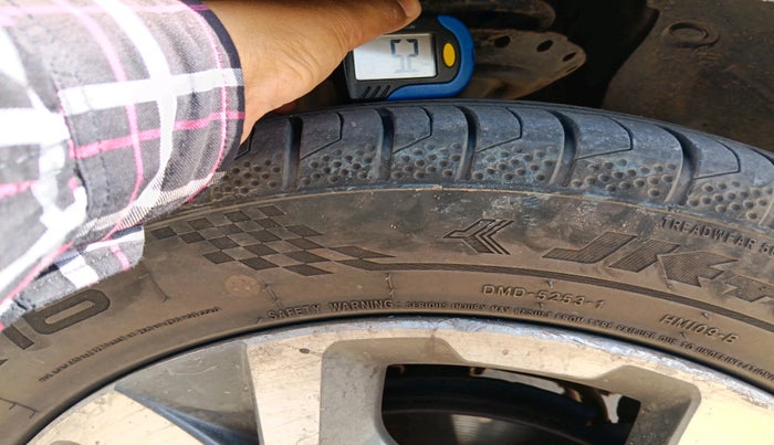 2017 Honda WR-V 1.5L I-DTEC VX MT, Diesel, Manual, 1,65,309 km, tyre