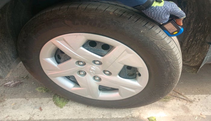 2022 Hyundai VENUE S 1.2, Petrol, Manual, 1,06,375 km, tyre
