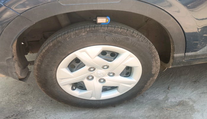 2022 Hyundai VENUE S 1.2, Petrol, Manual, 1,06,375 km, tyre