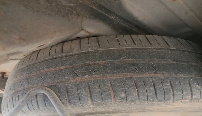 2014 Honda Mobilio 1.5L I-VTEC S, CNG, Manual, 2,19,428 km, tyre