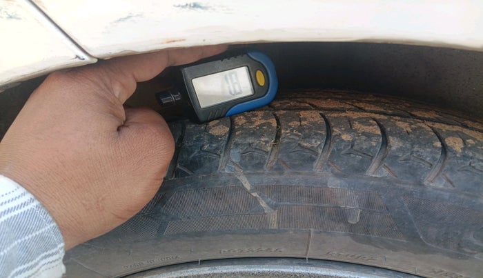 2014 Honda Mobilio 1.5L I-VTEC S, CNG, Manual, 2,19,428 km, tyre