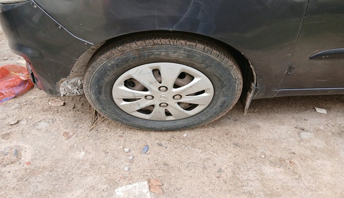 2012 Hyundai i10 MAGNA 1.2, CNG, Manual, 1,81,860 km, tyre