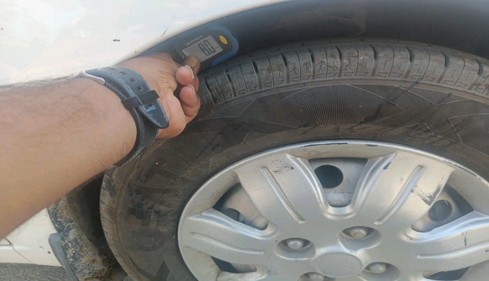 2010 Hyundai i10 ERA 1.1, CNG, Manual, 95,128 km, tyre