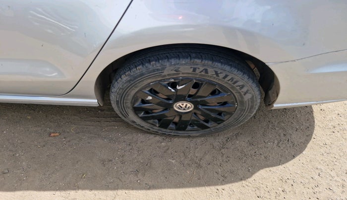 2015 Volkswagen Vento COMFORTLINE DIESEL 1.5, Diesel, Manual, 1,59,757 km, tyre