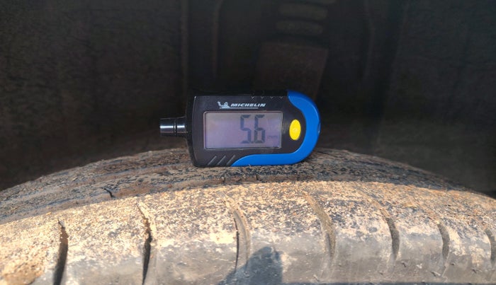 2019 Renault TRIBER RXZ, Petrol, Manual, 54,100 km, tyre