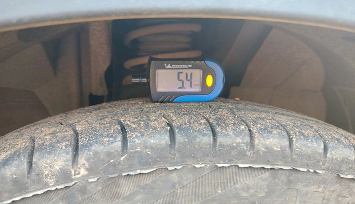 2019 Renault TRIBER RXZ, Petrol, Manual, 54,100 km, tyre