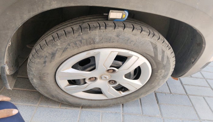 2016 Renault Kwid RXL, Petrol, Manual, 97,770 km, tyre