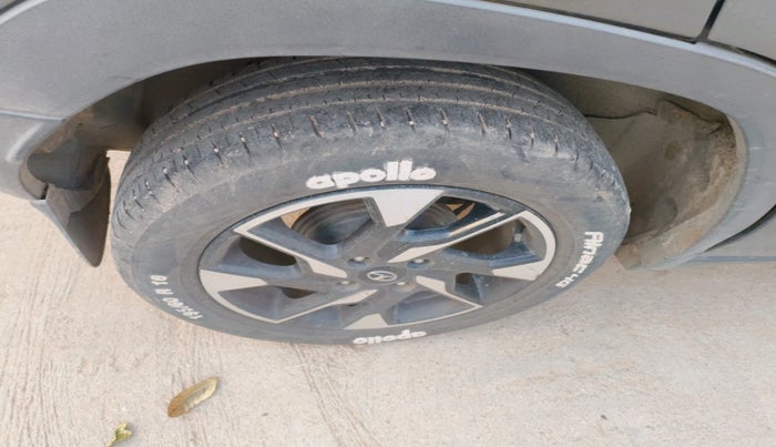 2021 Tata PUNCH ACCOMPLISHED MT, Petrol, Manual, 87,251 km, tyre